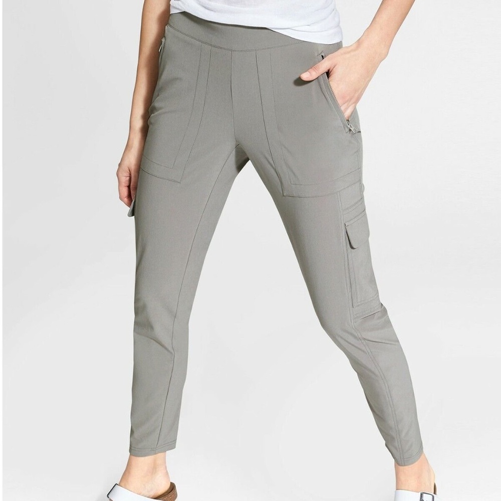 BLACK Athleta skinny cargo pant
